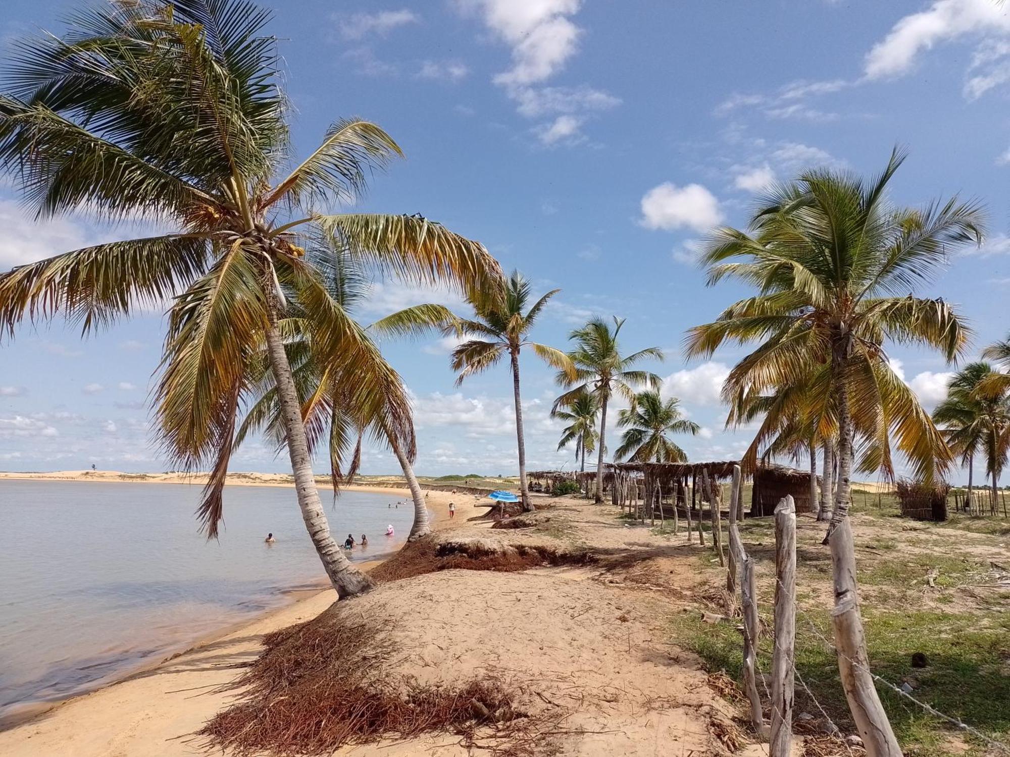 Chale Perto Da Praia Com Duas Suites E Varandao Pacatuba (Sergipe) Exterior foto